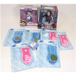 6x TWILIGHT FLASHLIGHT + 2X DIE CAST FIGURES