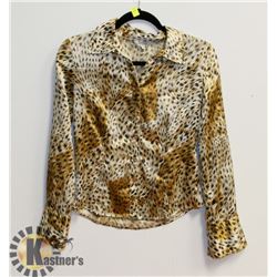 NEW WITH TAGS WOMENS SHIRT