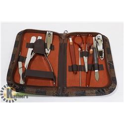 10 PIECE MANICURE SET IN CARRY CASE