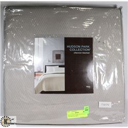 NEW HUDSON PARK COLLECTION CHEVRON BLANKET