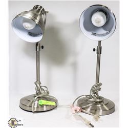 LOT OF 2 LAMPS