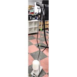 GARMENT STEAMER