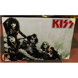 KISS ON HIGH RISE ART ON CANVAS
