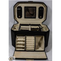 LEATHER JEWELLERY  BOX