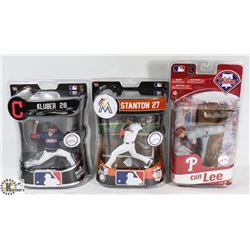 LOT OF 3 NFL PLAYER FIGURES