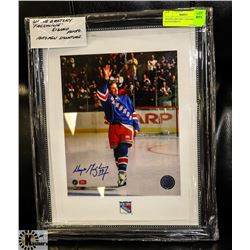 WAYNE GRETZKY "FACSIMILIE" SIGNED PHOTO