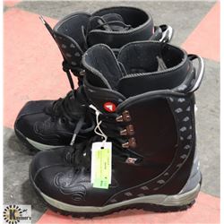 BLACK SNOW BOARD BOOTS SZ 10 AIRWALK