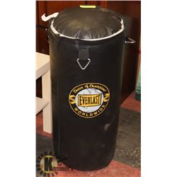 EVERLAST PUNCHING BAG