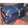 Image 1 : BLUE STEAMER TRUNK36 X 17 X 17