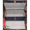 Image 2 : BLUE STEAMER TRUNK36 X 17 X 17
