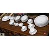 Image 1 : 46PC MAYFAIR CHINA SET