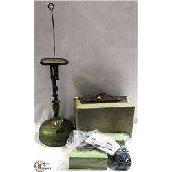 LEITZ PROJECTOR WITH ACCESSORIES SOLD WITH