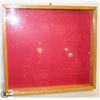 Image 1 : LOCKABLE DISPLAY CASE 20"X 21"