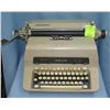 Image 1 : Vintage Royal No. 440 typewriter