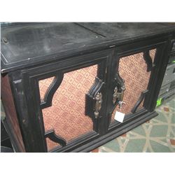 Vintage Magnavox stereo and phonograph