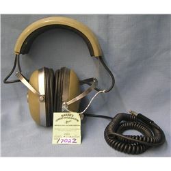 Professional quality Ross pro4AA head phones
