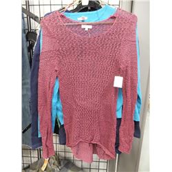 NEW MUDD MEDIUM WOMENS SWEATER