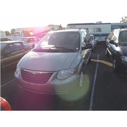 2005 Chrysler Town and Country