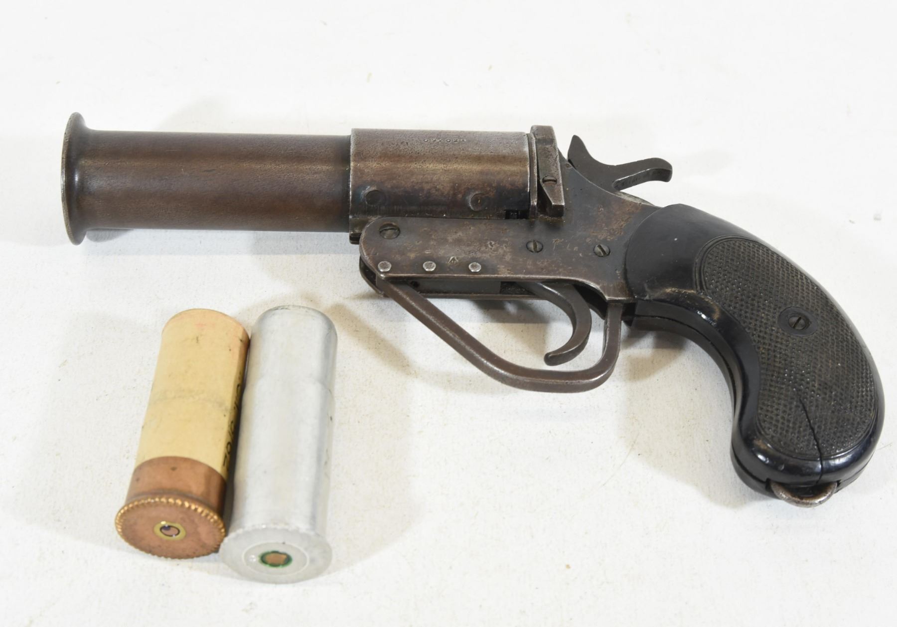 Unknown Flare Gun with Two Flares