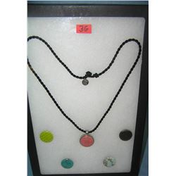 Fashion necklace with 5 interchangable pendants