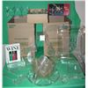 Image 1 : 2 boxes full of vintage Lucite