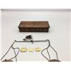 Image 4 : Antique Gold Scale