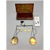 Image 8 : Antique Gold Scale