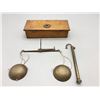 Image 4 : Antique Gold Scale