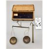 Image 8 : Antique Gold Scale