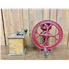 Image 4 : Two Antique Grinders