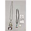 Image 10 : Two Claw Necklaces