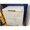 Image 1 : WOODS WHITE APARTMENT SIZE FREEZER