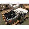 Image 1 : ELECTRONIC STORE ANTI-THEFT SYSTEM COMPLETE WITH 2 GUARD TOWERS & LOTS OF CLOTHING TAGS