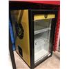 Image 2 : LIGHTED GLASS FRONT DISPLAY BEVERAGE REFRIGERATOR
