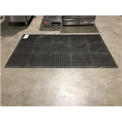 COMMERCIAL BLACK RUBBER ANTI-FATIQUE MAT APPROX 3' X 5'