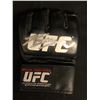 Image 1 : RORY McDONALD SIGNED OFFICIAL UFC GLOVE