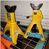 Image 2 : 2 POWERFIST 2 TON JACK STANDS