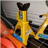 Image 3 : 2 POWERFIST 2 TON JACK STANDS