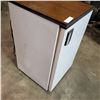 Image 2 : JIL BAR FRIDGE