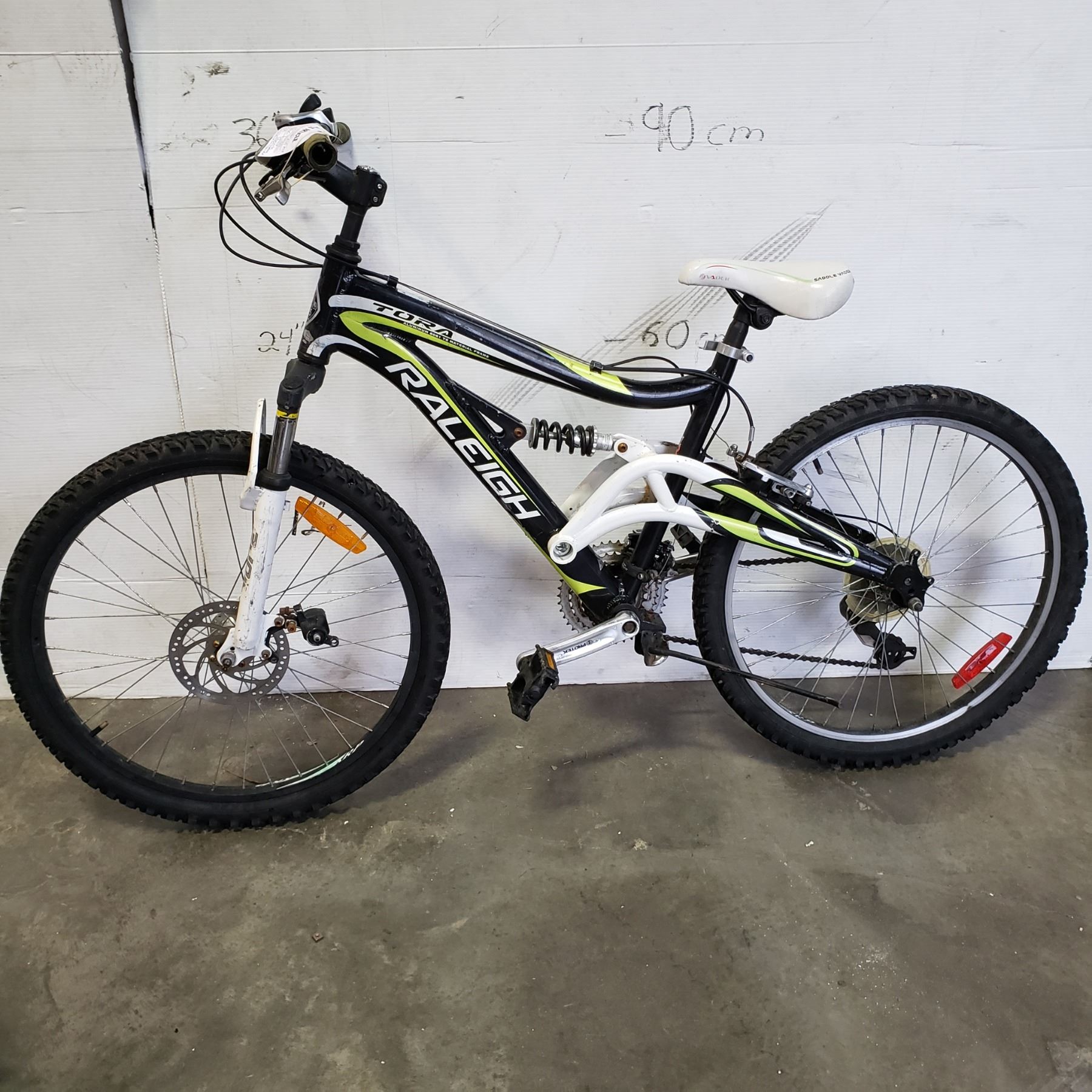 GREEN RALEIGH BIKE - 35375351 1 GREEN RALEIGH BIKE - 35375351 1