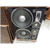 Image 2 : PAIR OF SANUI SP-X11000 4 WAY 8 SPEAKER SYSTEM