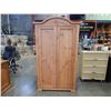 Image 1 : PINE 6-1/2 FOOT WARDROBE
