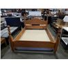 Image 1 : OAK QUEENSIZE BED FRAME