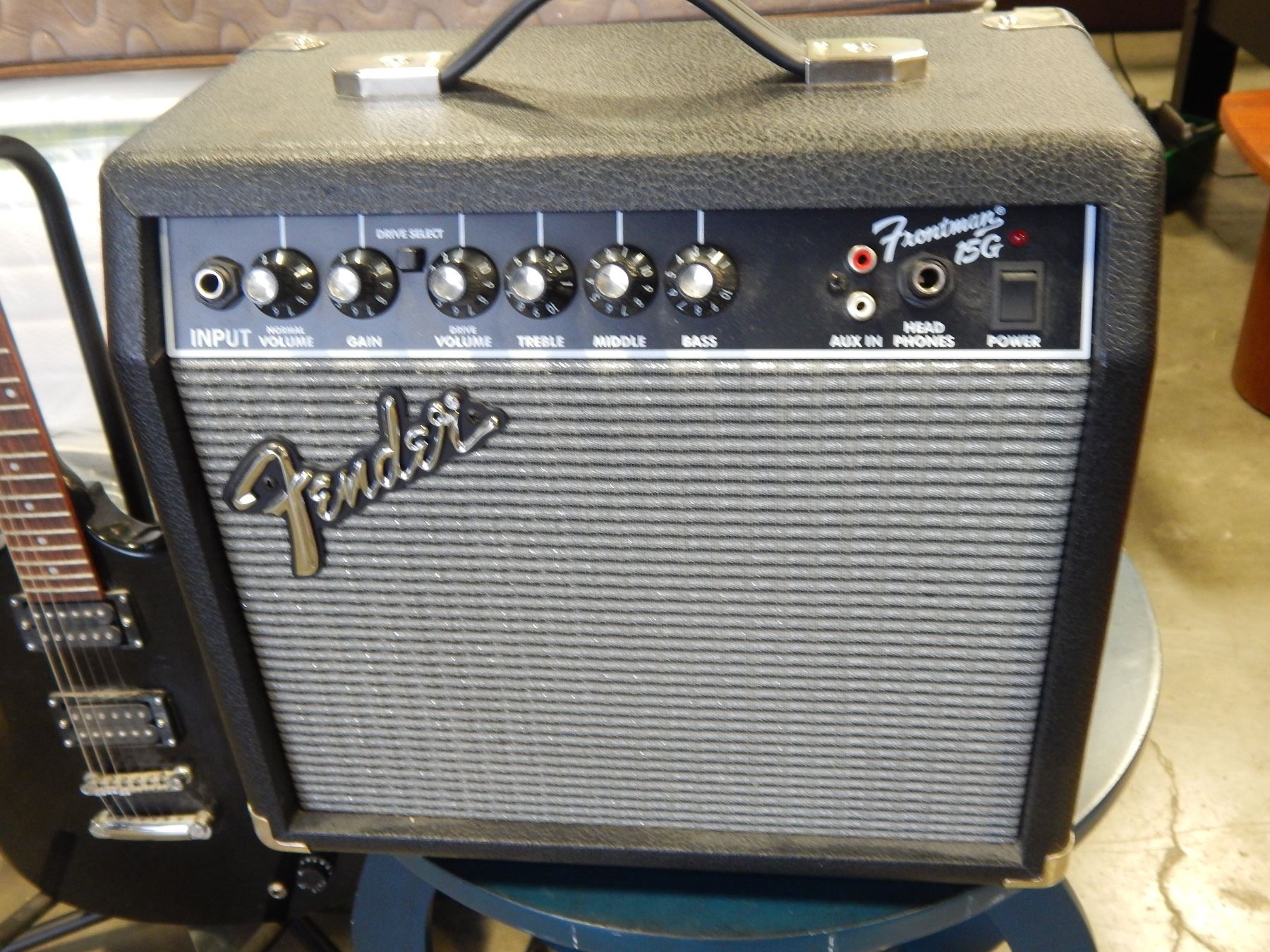 FENDER FRONTMAN 15G GUITAR AMP