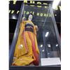 Image 2 : GEISHA IN A GLASS BOX