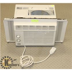 WINDOW AIR CONDITIONING UNIT.