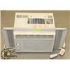 Image 1 : WINDOW AIR CONDITIONING UNIT.