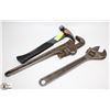 Image 1 : HAMMER WITH CRESCENT WRENCH AND PIPE WRENCH