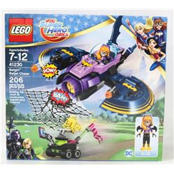 LEGO SUPERHEROES BAT GIRL WITH BAT JET 206PC
