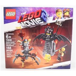 LEGO MOVIE 2 BATTLE READY BATMAN & METAL BEARD